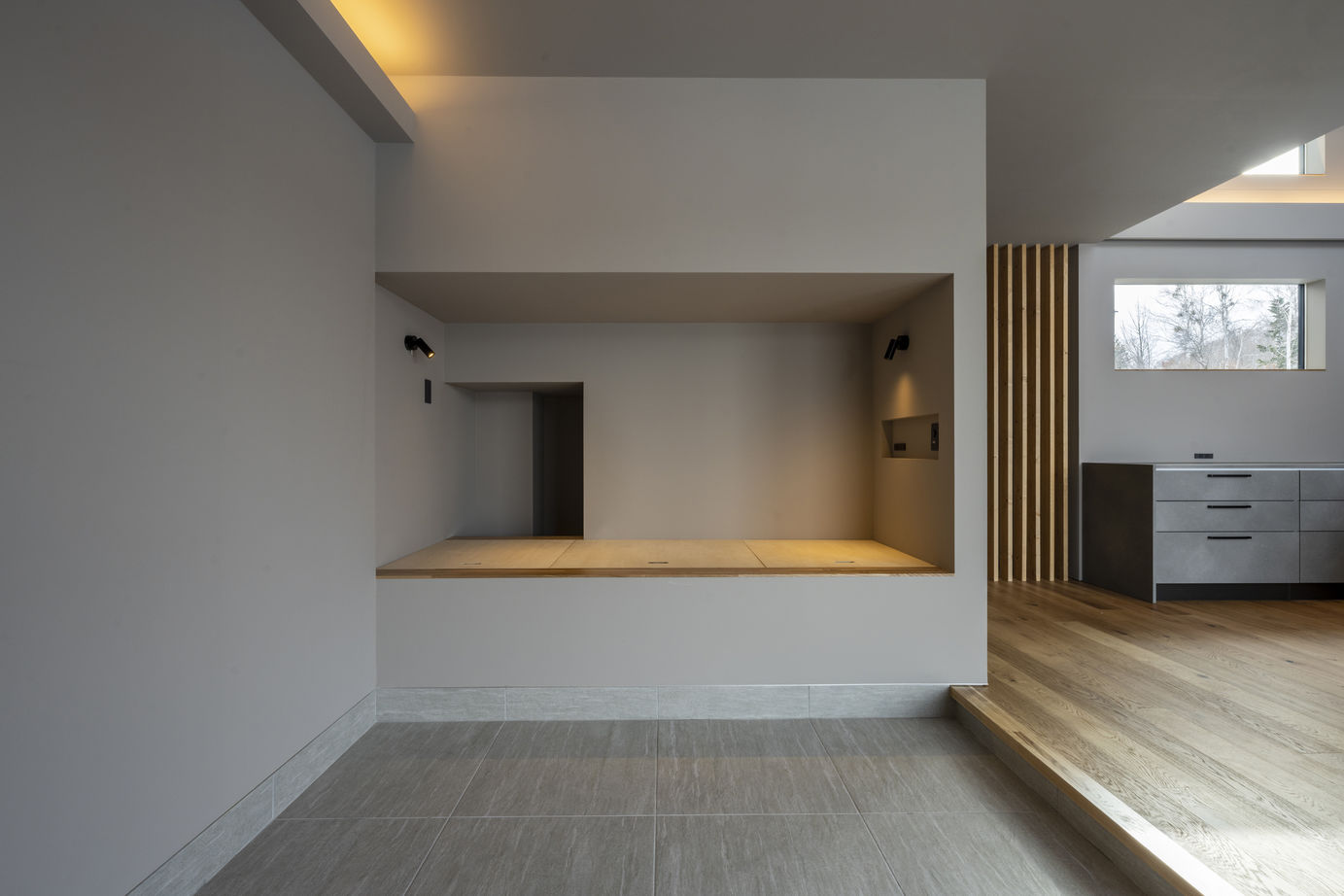 maida koumuten 【札幌市/全館空調】見晴らしのよい高台に佇む、景色に溶け込む住まいの建築実例画像6