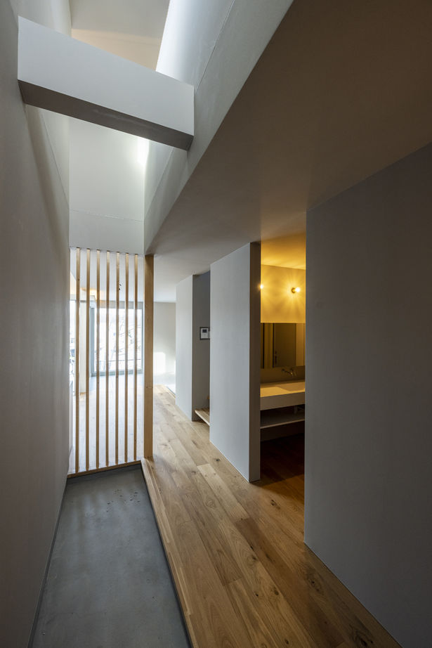 maida koumuten 【札幌市/全館空調】見晴らしのよい高台に佇む、景色に溶け込む住まいの建築実例画像11