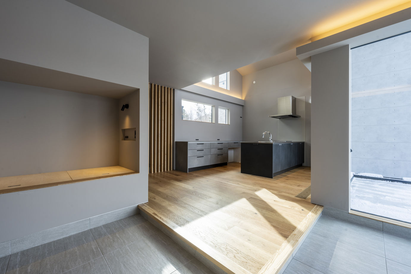 maida koumuten 【札幌市/全館空調】見晴らしのよい高台に佇む、景色に溶け込む住まいの建築実例画像14