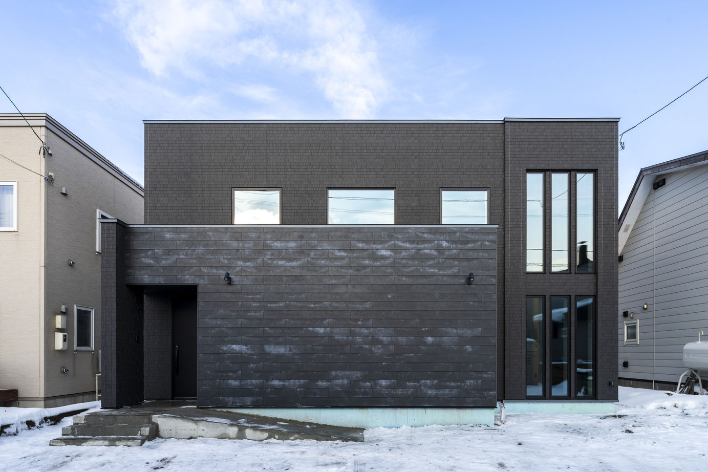 maida koumuten 【札幌市/ダクトレス全館空調/3000万円台】お洒落なアイランドキッチン。ホテルライクな寛ぎ感ある住まいの建築実例画像4