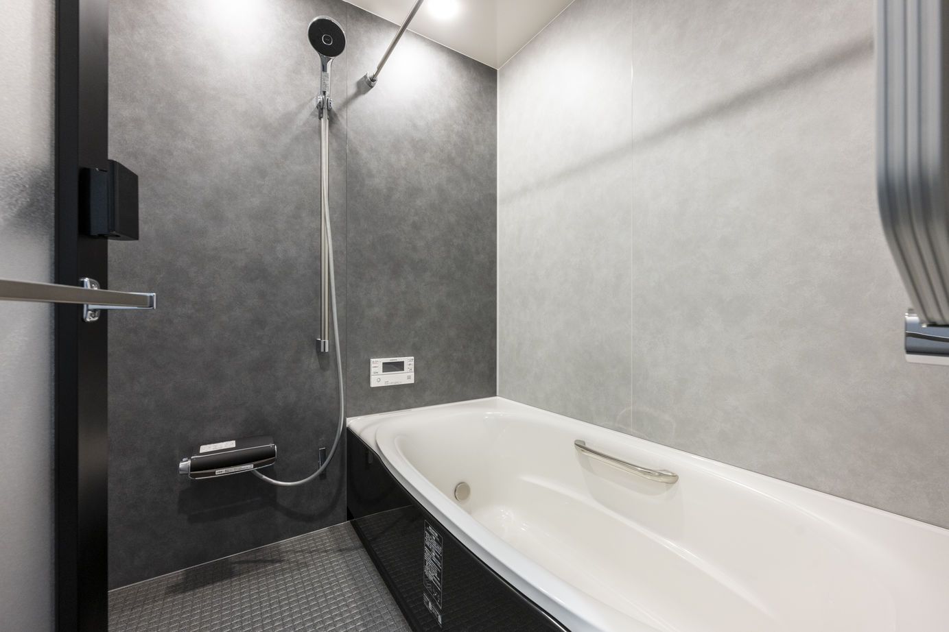 maida koumuten 【札幌市/ダクトレス全館空調/3000万円台】お洒落なアイランドキッチン。ホテルライクな寛ぎ感ある住まいの建築実例画像14