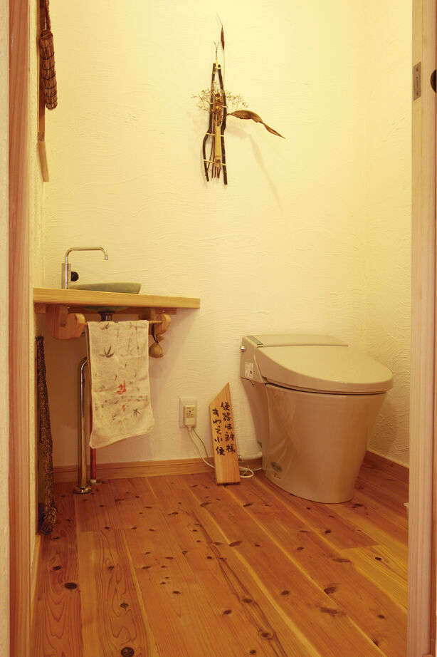 陽の木ホーム 【3000万円台/30坪/狭小地3階建て/ビルトインガレージ】木造3階建てで柱・梁をあらわしにした天然木の家の建築実例画像7