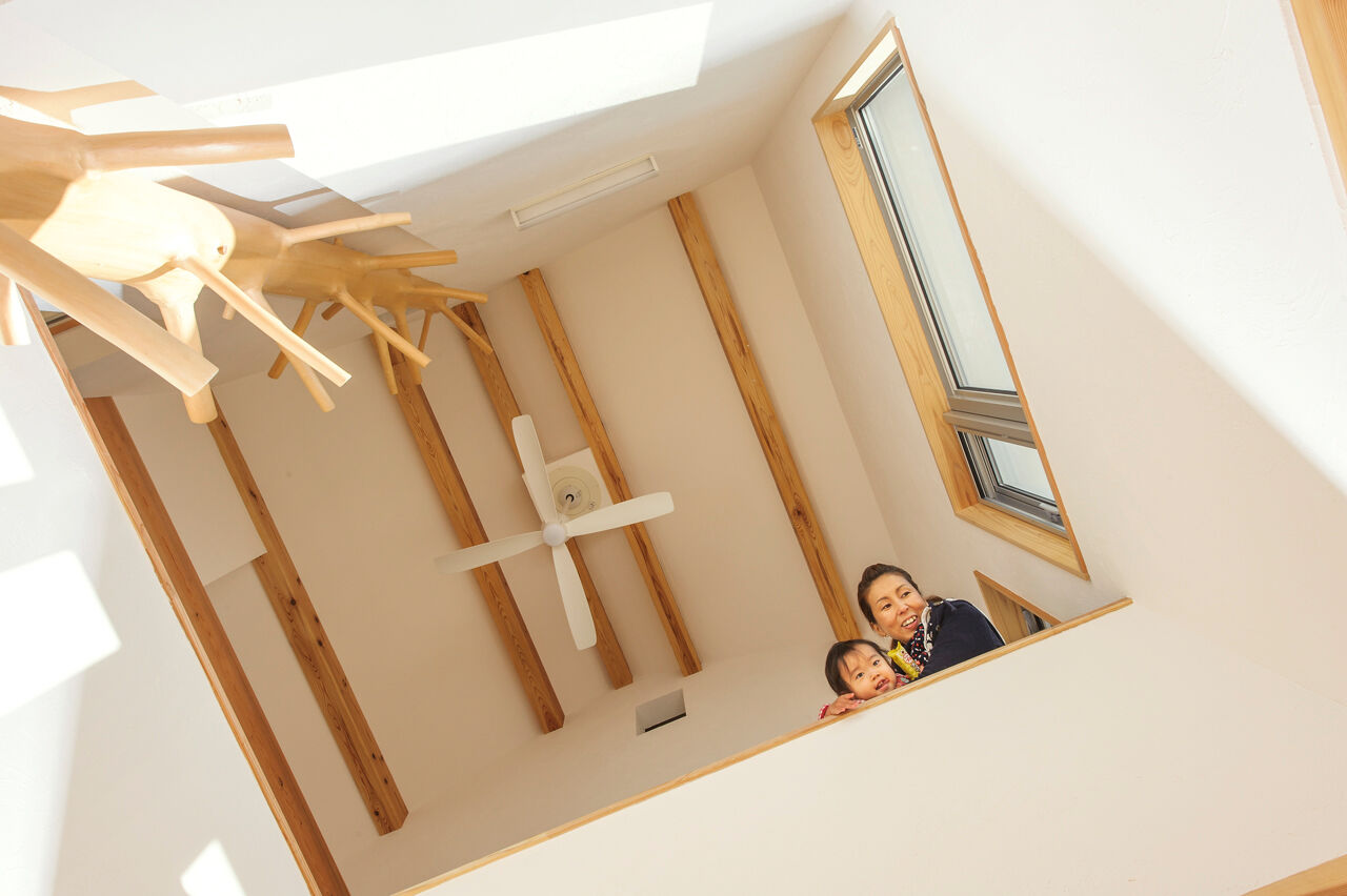 陽の木ホーム 【3000万円台/28坪/大黒柱/自然素材】枝を伝って登れる天然木の柱を真ん中に、ワクワクと子育てを楽しむ家の建築実例画像7