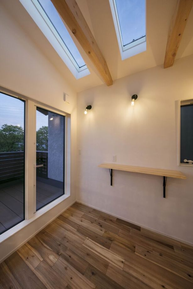 ひのき乃工房　ムクヤホーム 【30坪台/間取り/ビルトインガレージ/吹き抜け】カラマツの無垢材が温かみのある空間をつくるの建築実例画像11