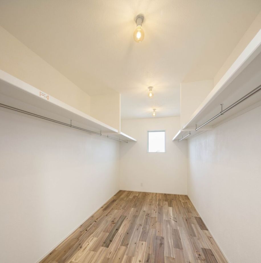 ひのき乃工房　ムクヤホーム 【30坪台/間取り/ビルトインガレージ/吹き抜け】カラマツの無垢材が温かみのある空間をつくるの建築実例画像14