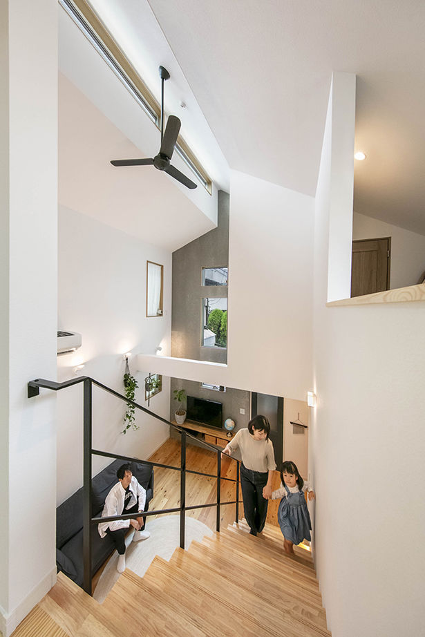 ひのき乃工房　ムクヤホーム 【2000万円台/20坪台/間取り/狭小/ウッドデッキ】高さ5.5mの吹き抜けの解放感と自然素材が心地よい注文住宅の建築実例画像7