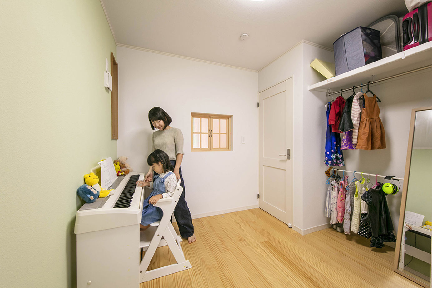 ひのき乃工房　ムクヤホーム 【2000万円台/20坪台/間取り/狭小/ウッドデッキ】高さ5.5mの吹き抜けの解放感と自然素材が心地よい注文住宅の建築実例画像8