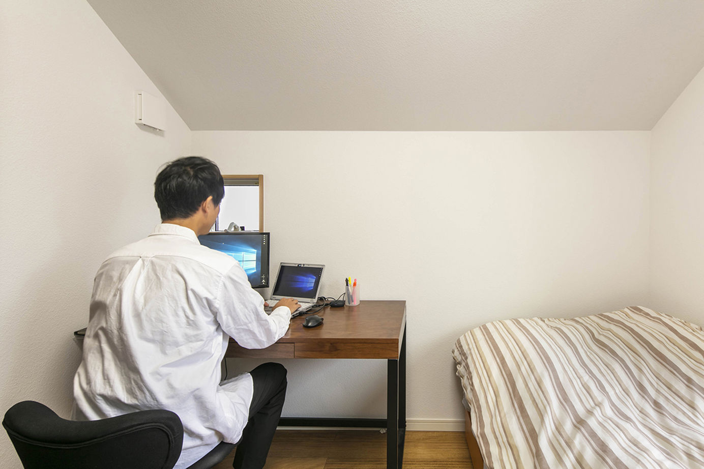 ひのき乃工房　ムクヤホーム 【2000万円台/20坪台/間取り/狭小/ウッドデッキ】高さ5.5mの吹き抜けの解放感と自然素材が心地よい注文住宅の建築実例画像9