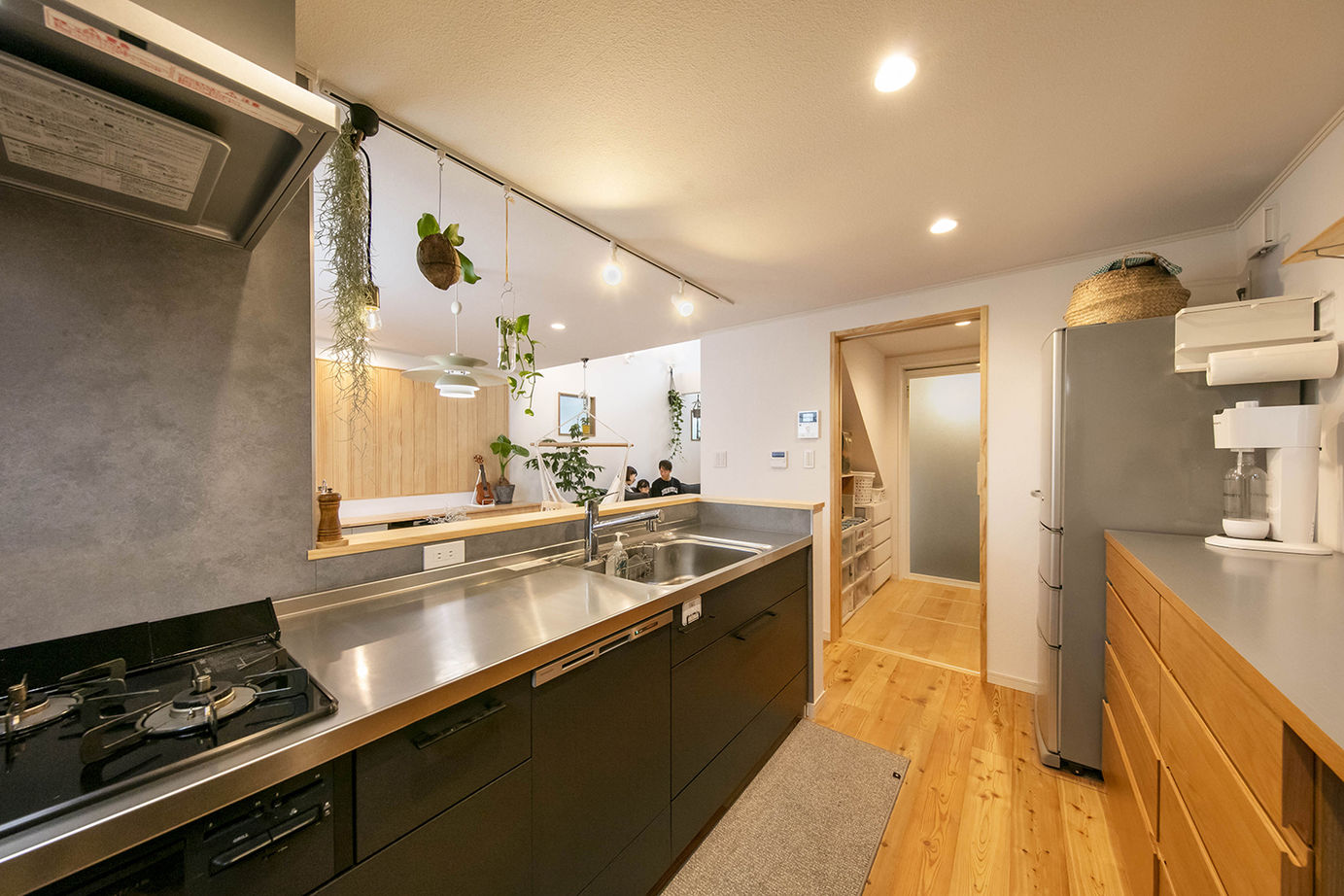 ひのき乃工房　ムクヤホーム 【2000万円台/20坪台/間取り/狭小/ウッドデッキ】高さ5.5mの吹き抜けの解放感と自然素材が心地よい注文住宅の建築実例画像13