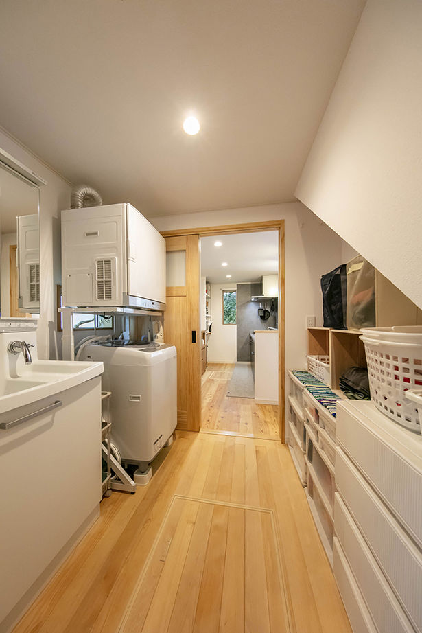 ひのき乃工房　ムクヤホーム 【2000万円台/20坪台/間取り/狭小/ウッドデッキ】高さ5.5mの吹き抜けの解放感と自然素材が心地よい注文住宅の建築実例画像15