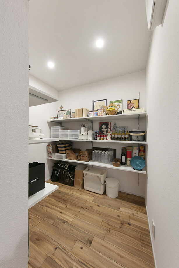 ひのき乃工房　ムクヤホーム 【土間／収納充実／間取図】土間とつながる開放的な間取りも高い断熱性能と自然素材で快適！の建築実例画像7