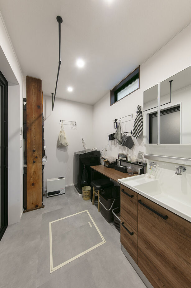 ひのき乃工房　ムクヤホーム 【土間／収納充実／間取図】土間とつながる開放的な間取りも高い断熱性能と自然素材で快適！の建築実例画像12