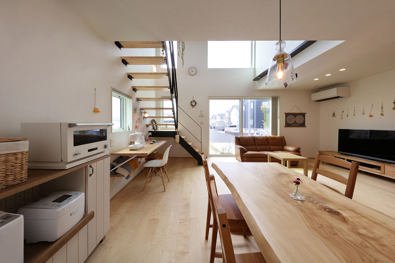 アサヒアレックス 【2320万円｜33.6坪】２階フリースペースからの景色がお気に入り。自然の光や風を楽しめる住まいの建築実例画像6