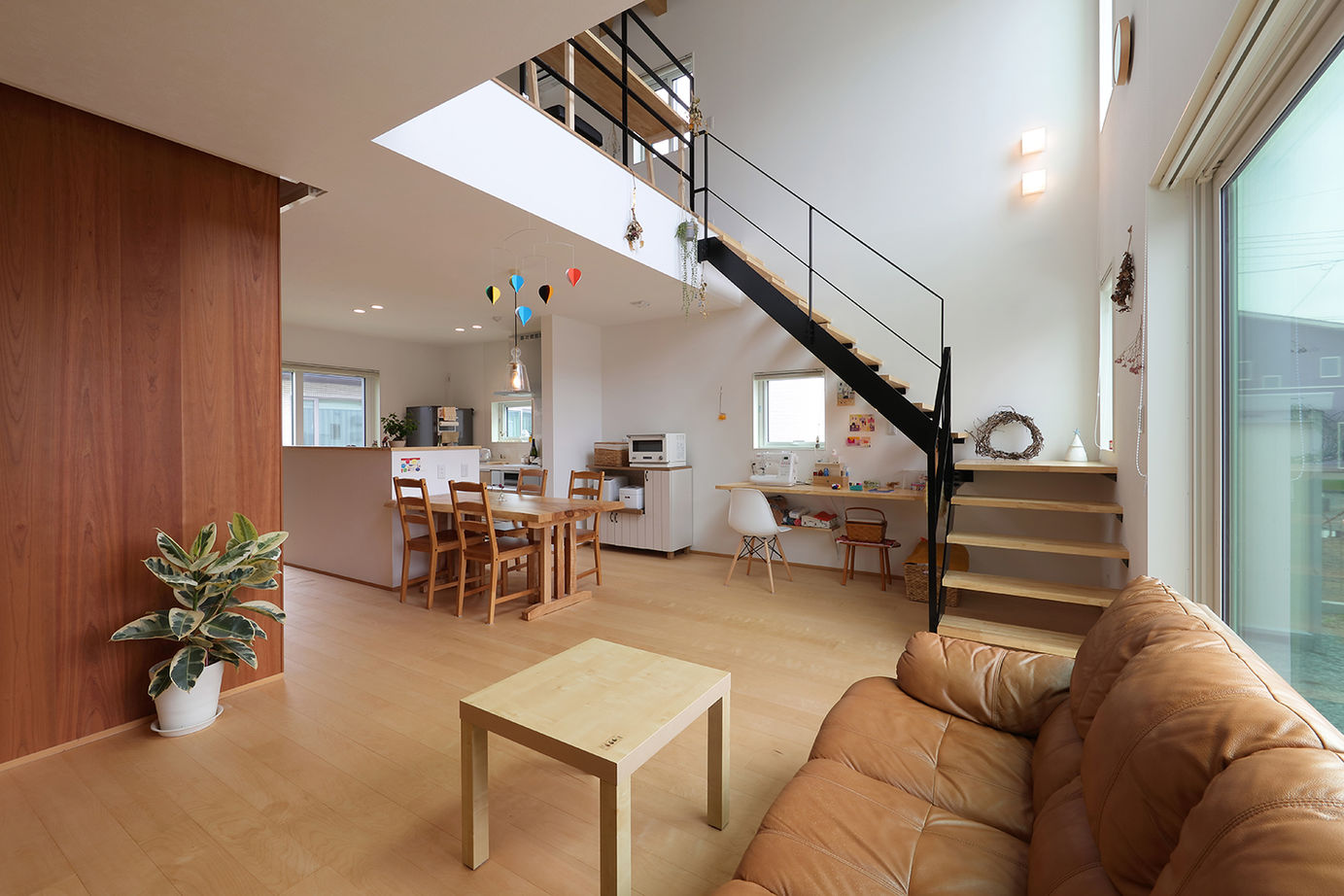 アサヒアレックス 【2320万円｜33.6坪】２階フリースペースからの景色がお気に入り。自然の光や風を楽しめる住まいの建築実例画像8