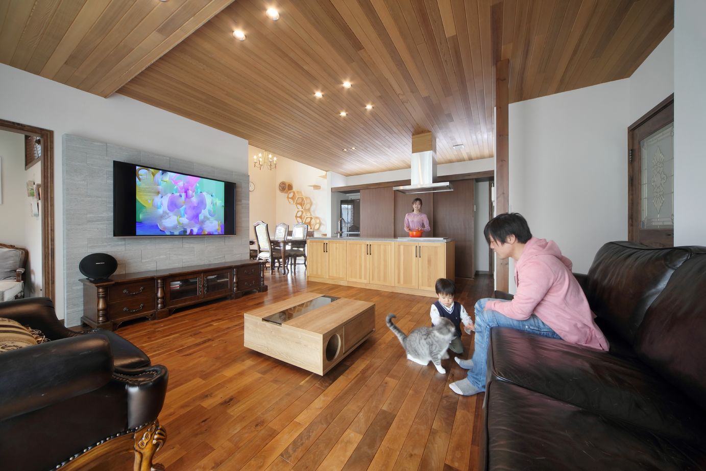 アサヒアレックス 【60.4坪｜3LDK｜キャットウォーク】重厚感溢れるヴィクトリアンハウスの建築実例画像2