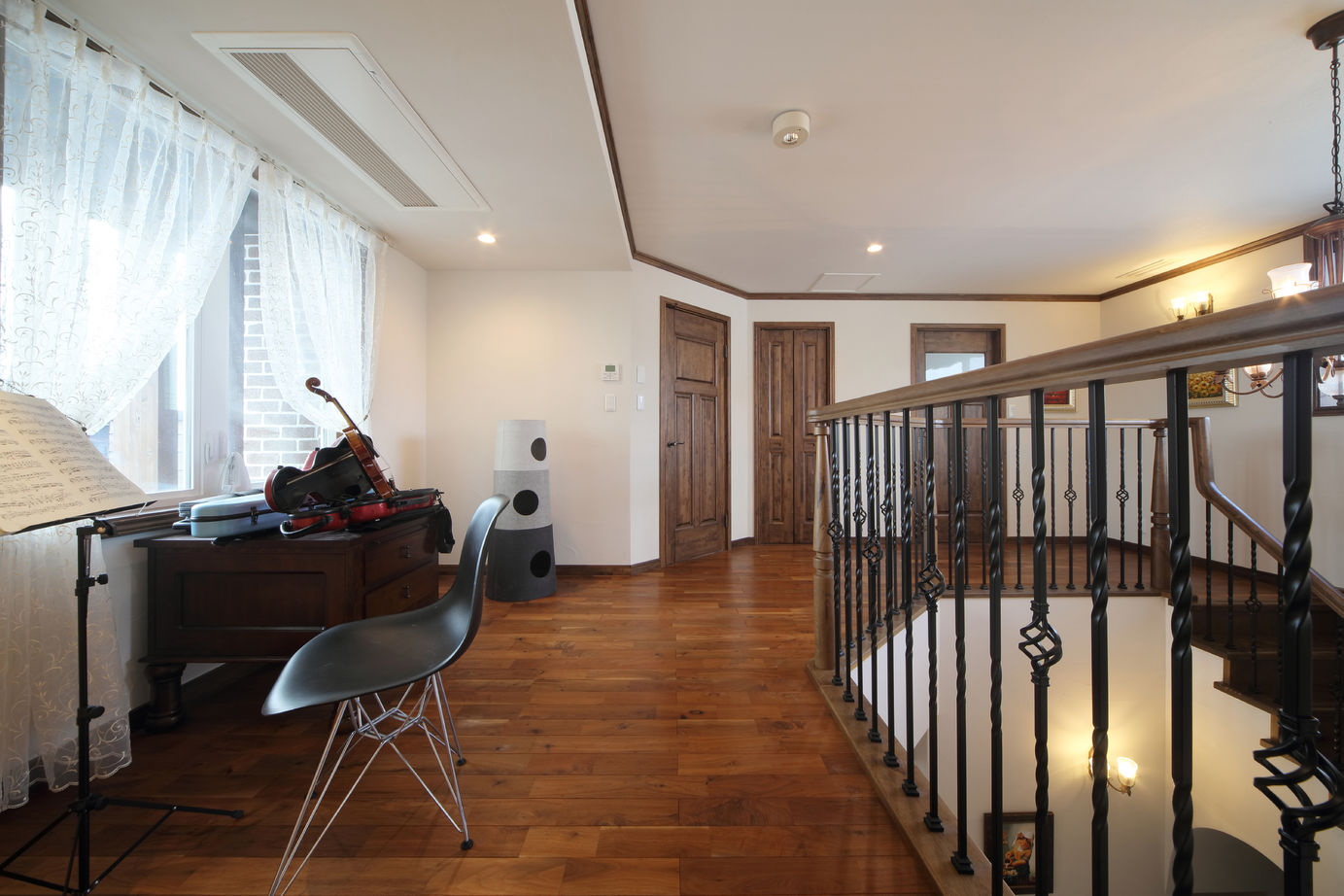 アサヒアレックス 【60.4坪｜3LDK｜キャットウォーク】重厚感溢れるヴィクトリアンハウスの建築実例画像8