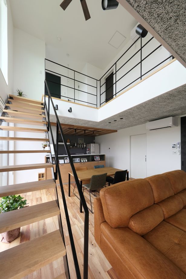 アサヒアレックス 【35.4坪｜3LDK｜吹抜け】昼夜で違った雰囲気を楽しむパッシブデザインハウスの建築実例画像4