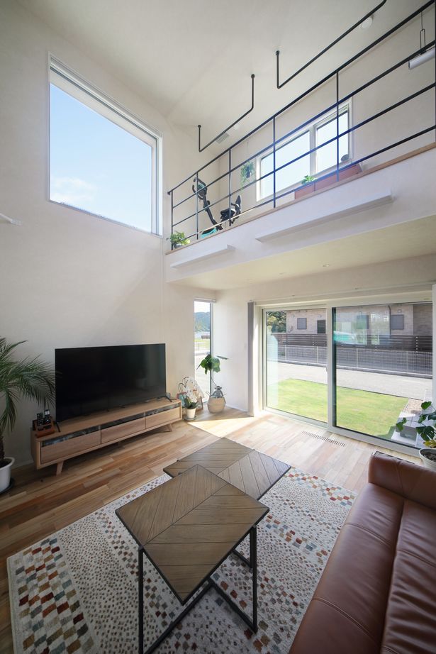 アサヒアレックス 【39.8坪｜吹抜け｜3LDK】海を一望できる贅沢な間取りでアウトドアを楽しむ暮らしの建築実例画像1