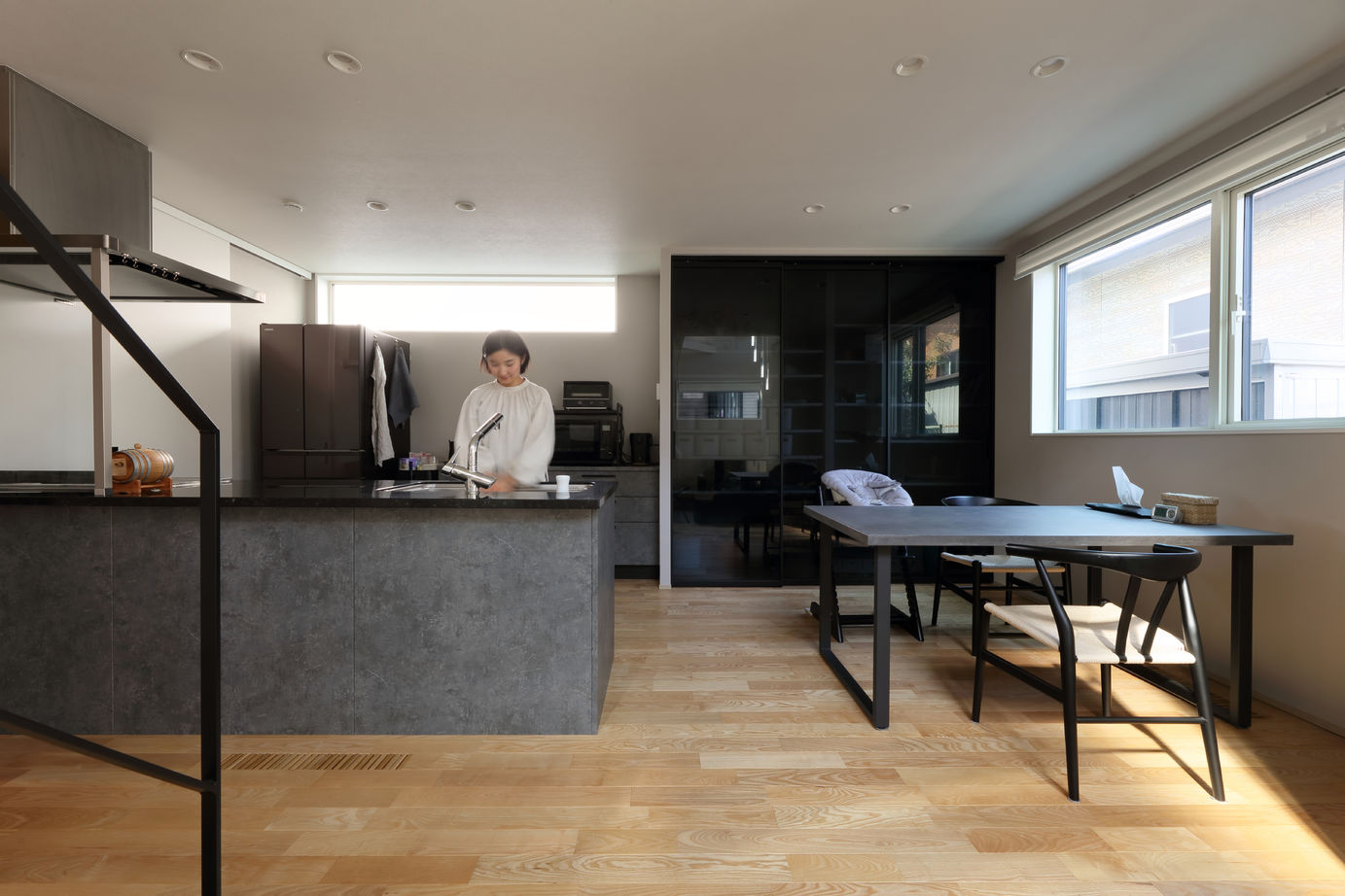 アサヒアレックス 【38.5坪｜2550万円｜ピットリビング】居住空間の温熱環境にこだわった高性能デザインハウスの建築実例画像4