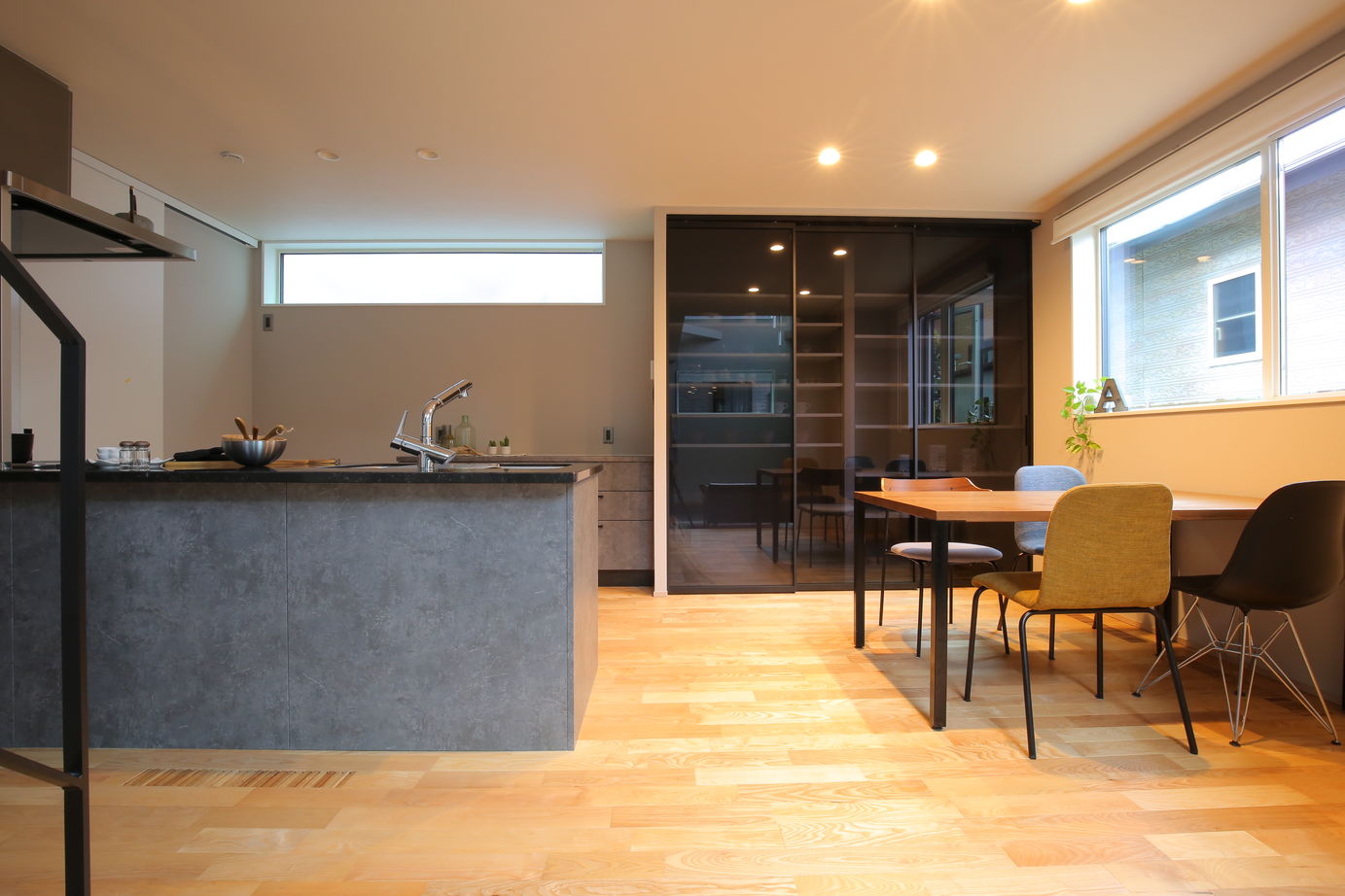 アサヒアレックス 【38.5坪｜2550万円｜ピットリビング】居住空間の温熱環境にこだわった高性能デザインハウスの建築実例画像5