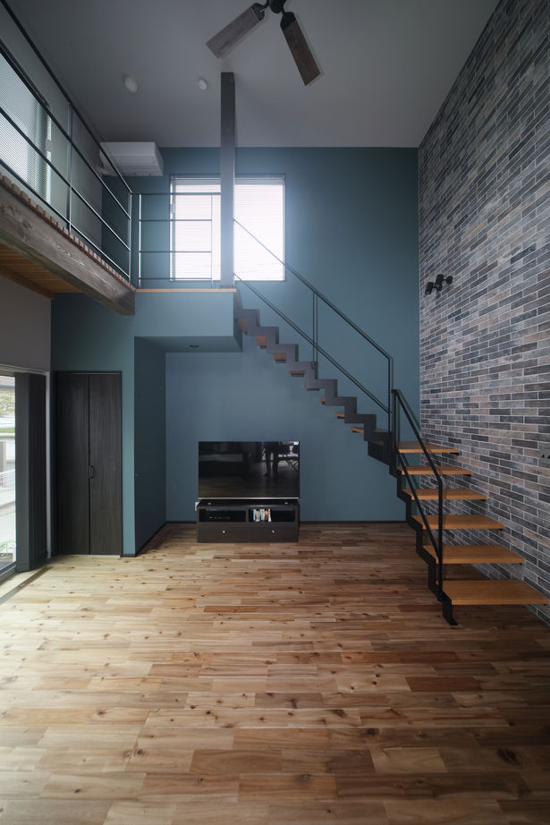 アサヒアレックス 【33坪｜2220万円】吹抜けで家族が繋がる、ブルックリンハウスの建築実例画像2