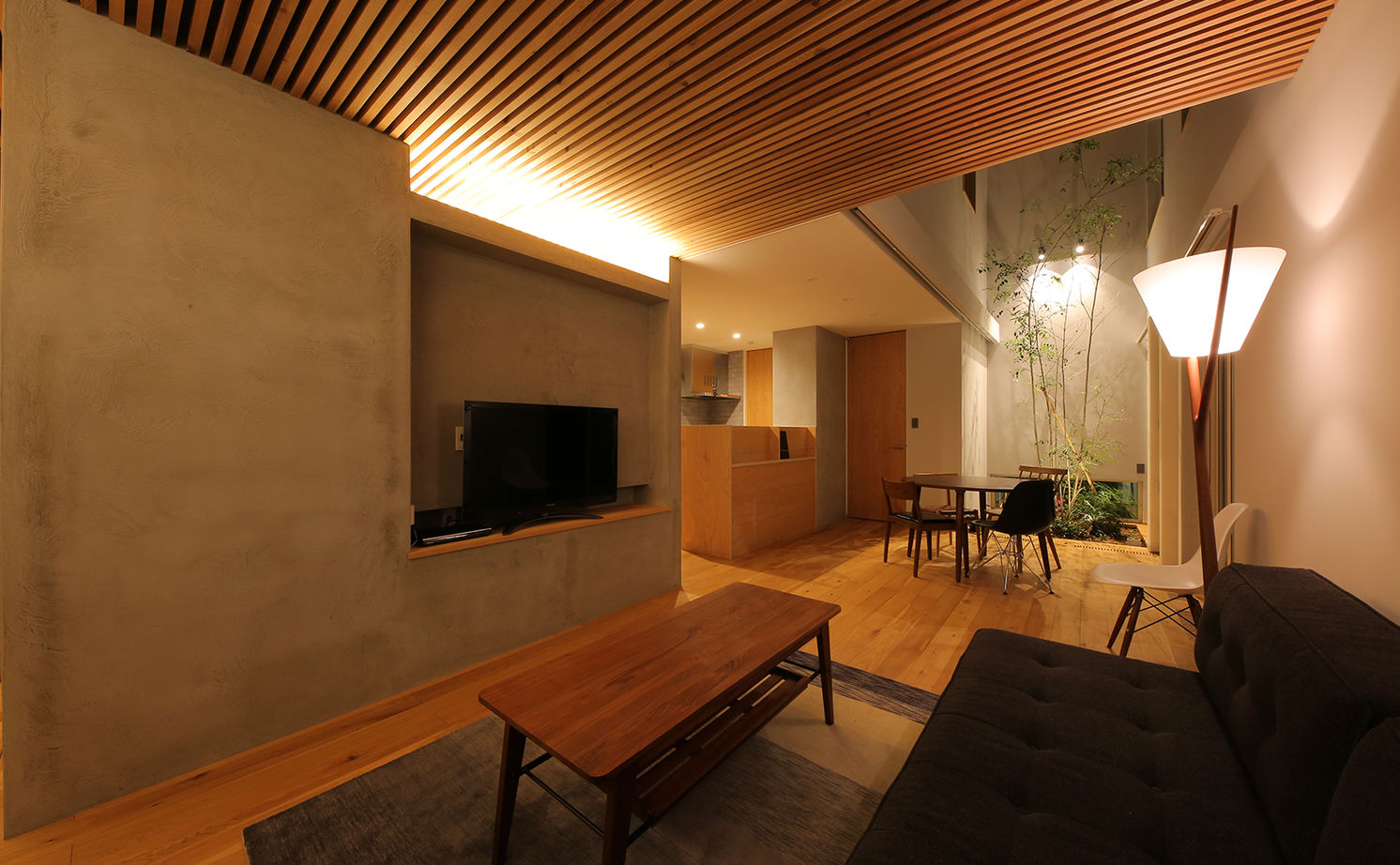 アサヒアレックス 【2950万円｜32.8坪】シンプルで美しい空間が心地いい。UA値0.29で叶える省エネ住宅～経年美の家～の建築実例画像18