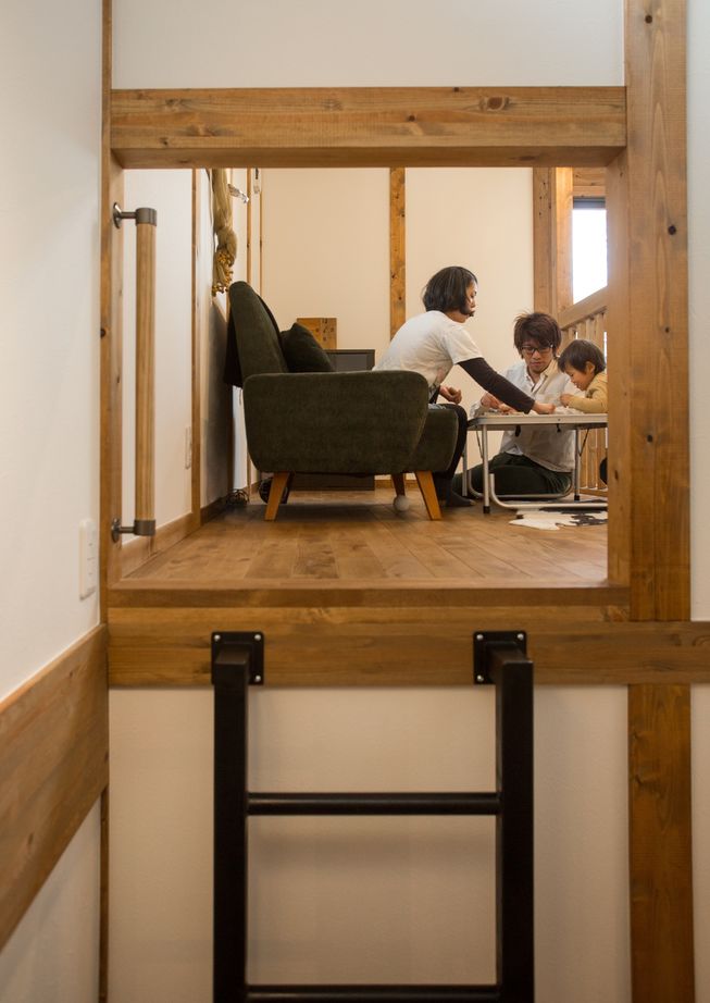 綿半林業 【1950万円/ひのき/間取り有】ボルダリングなど遊びゴコロが詰まった土間キッチンと薪ストーブのある家の建築実例画像11