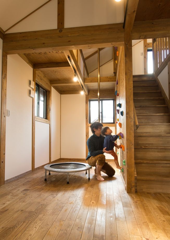 綿半林業 【1950万円/ひのき/間取り有】ボルダリングなど遊びゴコロが詰まった土間キッチンと薪ストーブのある家の建築実例画像14