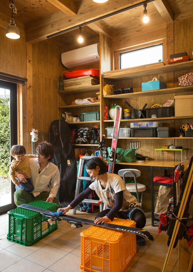 綿半林業 【1950万円/ひのき/間取り有】ボルダリングなど遊びゴコロが詰まった土間キッチンと薪ストーブのある家の建築実例画像16