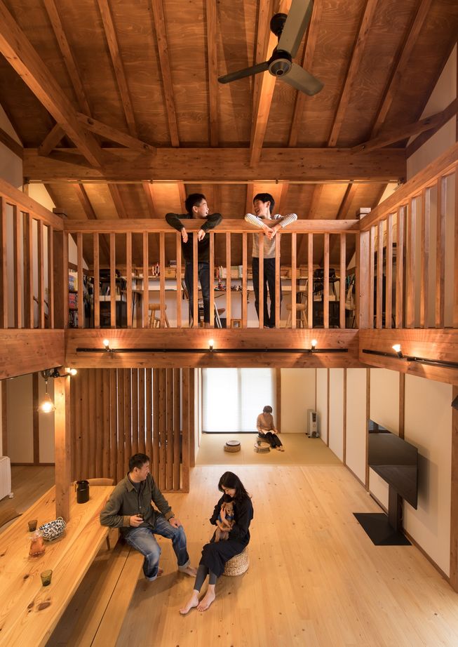綿半林業 【2000万円台/ひのき】造作家具で空間を有効活用。キッズも愛犬も大満足の二世帯の家の建築実例画像2