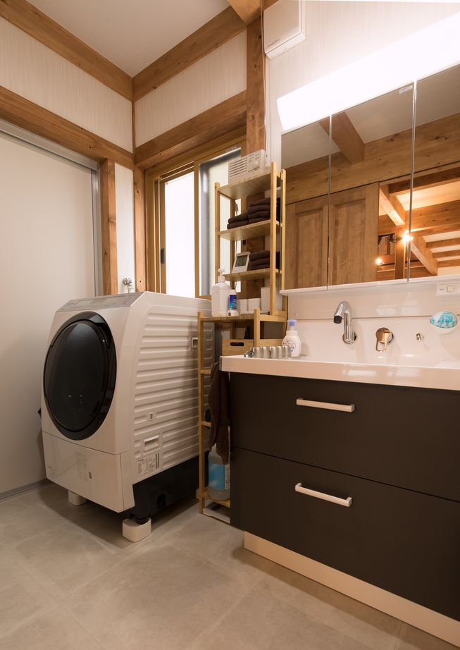 綿半林業 【2000万円台/ひのき】造作家具で空間を有効活用。キッズも愛犬も大満足の二世帯の家の建築実例画像15