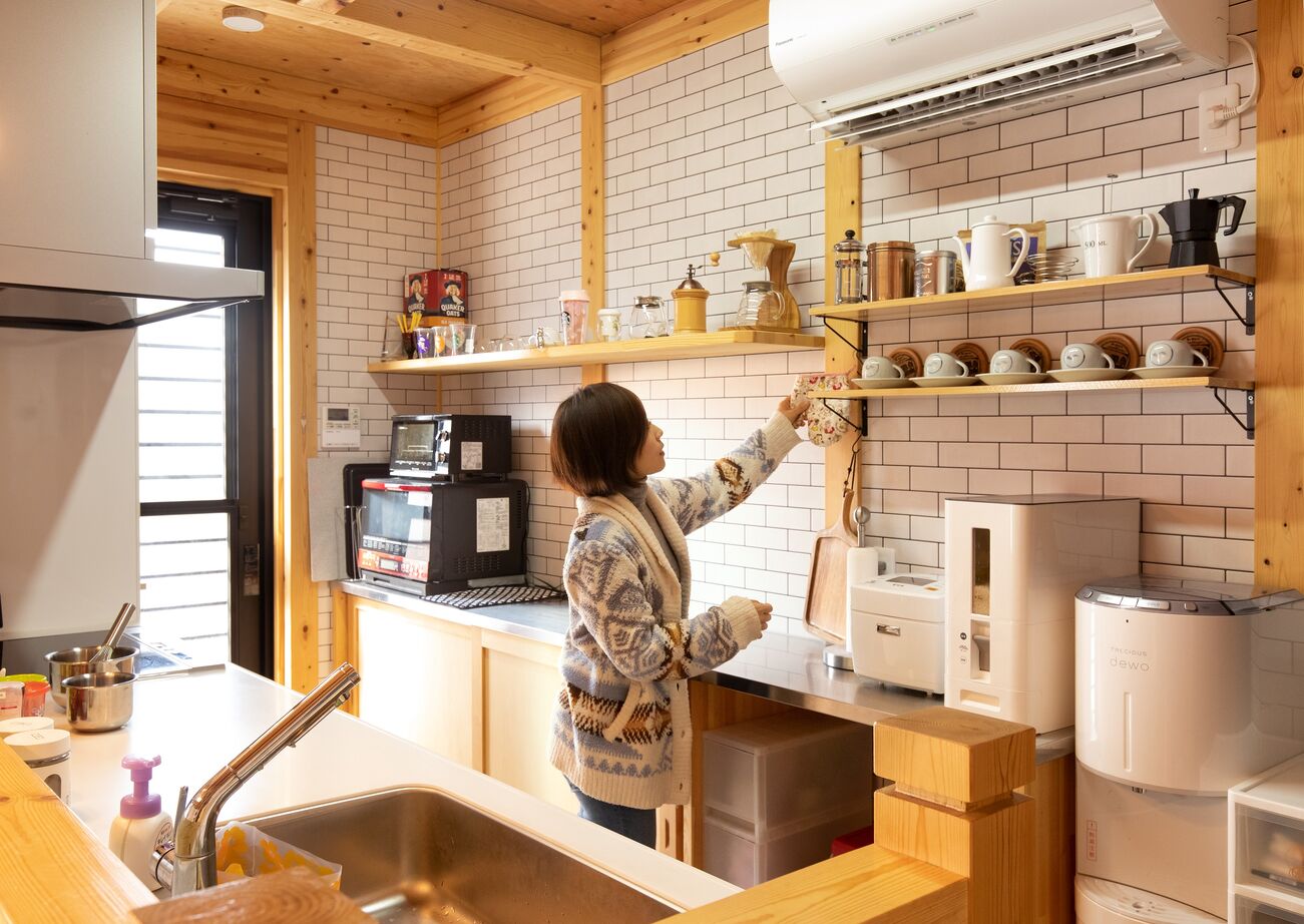 綿半林業 【リビング土間/39坪/1950万円】おうちキャンプも楽しいアウトドア大好き家族の家の建築実例画像4