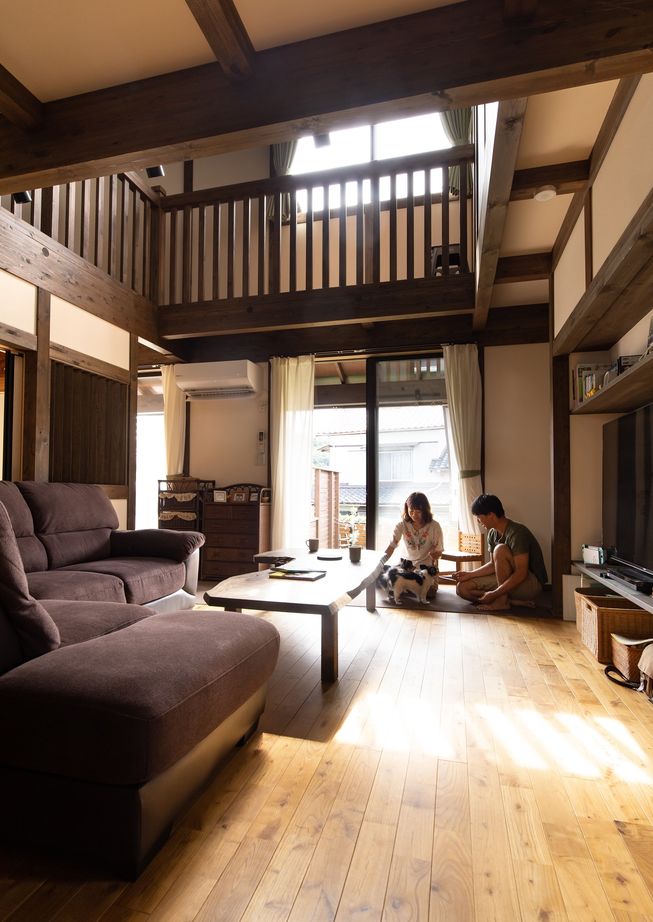 綿半林業 【2225万円/52坪/ペット/和モダン】古民家風テイストで人もペットも快適な木の香りとぬくもりに癒される家の建築実例画像2