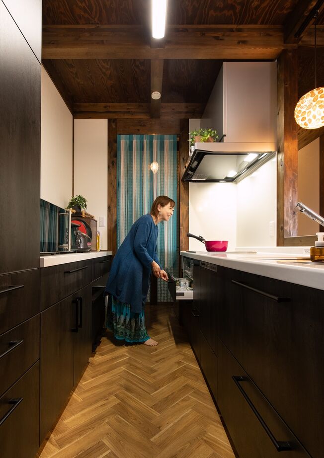 綿半林業 【1000万円台/ひのき/共働き/収納】バリ風インテリアに癒されるアジアンリゾートの家の建築実例画像5