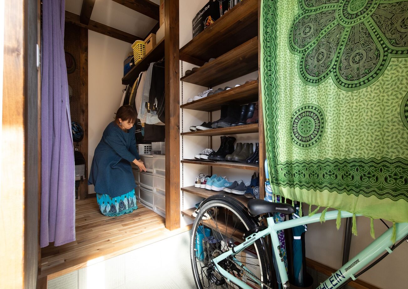 綿半林業 【1000万円台/ひのき/共働き/収納】バリ風インテリアに癒されるアジアンリゾートの家の建築実例画像9