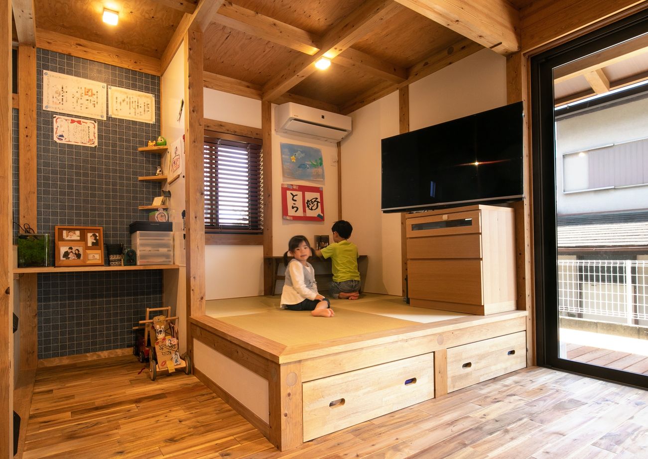 綿半林業 【2000万円台前半/36坪/薪ストーブ/無垢材】家族でおうちキャンプが楽しめる念願の薪ストーブが似合う家の建築実例画像3