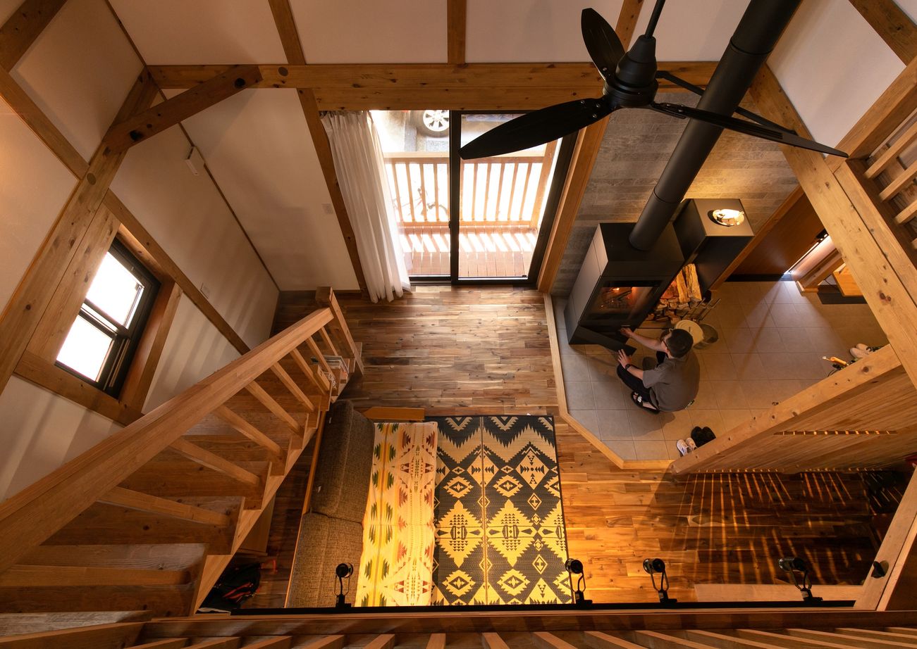 綿半林業 【2000万円台前半/36坪/薪ストーブ/無垢材】家族でおうちキャンプが楽しめる念願の薪ストーブが似合う家の建築実例画像4