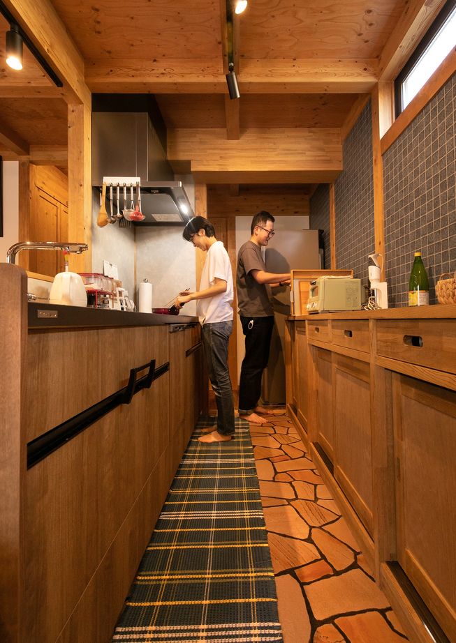 綿半林業 【2000万円台前半/36坪/薪ストーブ/無垢材】家族でおうちキャンプが楽しめる念願の薪ストーブが似合う家の建築実例画像5