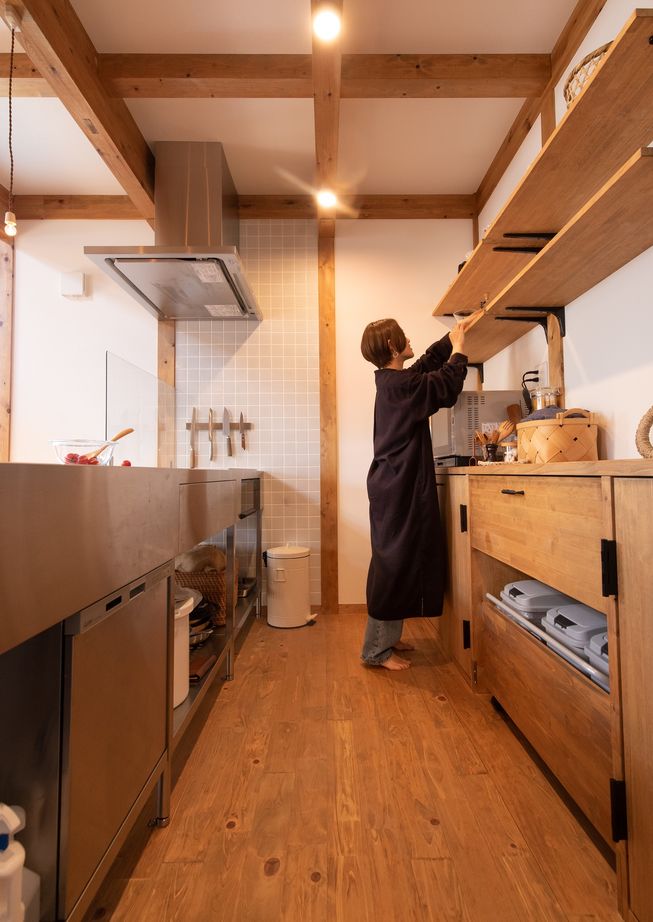 綿半林業 【1800万円台/38坪/ロフト】昭和レトロな家具や小道具がなじむ古民家カフェのような国産ひのきの家の建築実例画像3