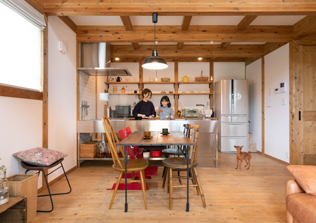 綿半林業 【1800万円台/38坪/ロフト】昭和レトロな家具や小道具がなじむ古民家カフェのような国産ひのきの家の建築実例画像4