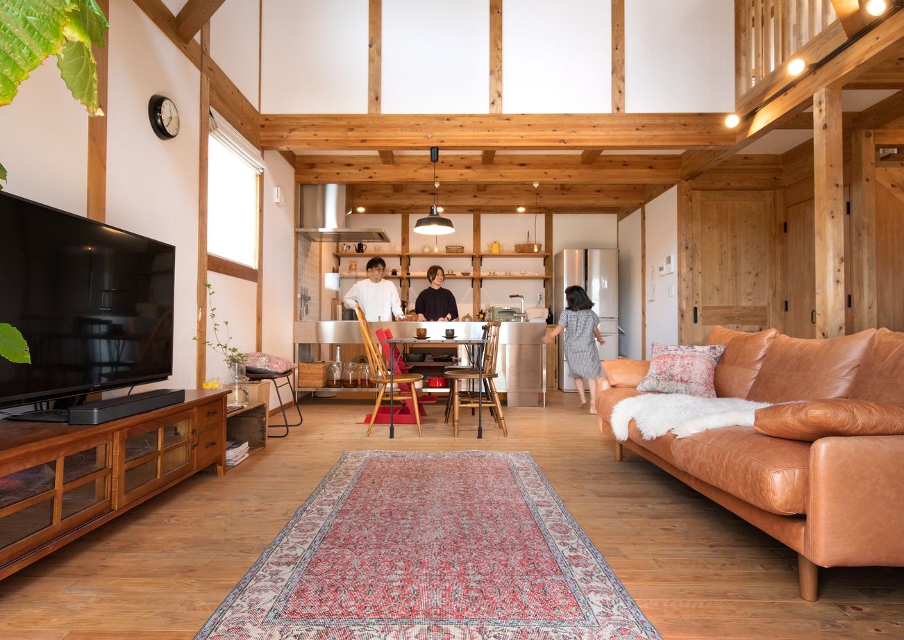 綿半林業 【1800万円台/38坪/ロフト】昭和レトロな家具や小道具がなじむ古民家カフェのような国産ひのきの家の建築実例画像5