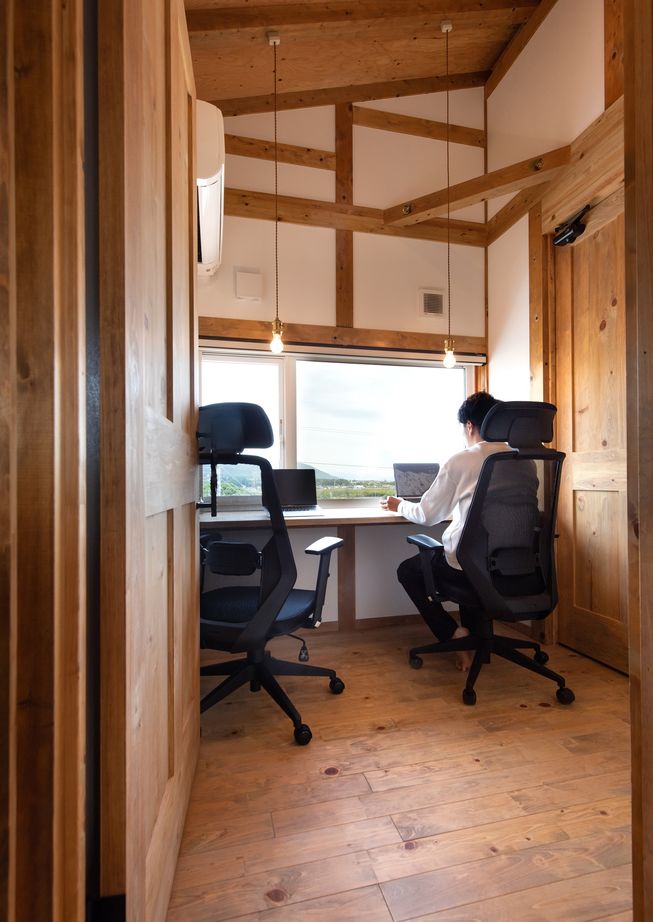 綿半林業 【1800万円台/38坪/ロフト】昭和レトロな家具や小道具がなじむ古民家カフェのような国産ひのきの家の建築実例画像11