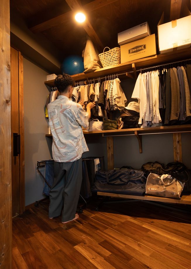 綿半林業 【1900万円/無垢材/103m2】カッコよくて暮らしやすいブルックリンスタイルの木の家の建築実例画像8