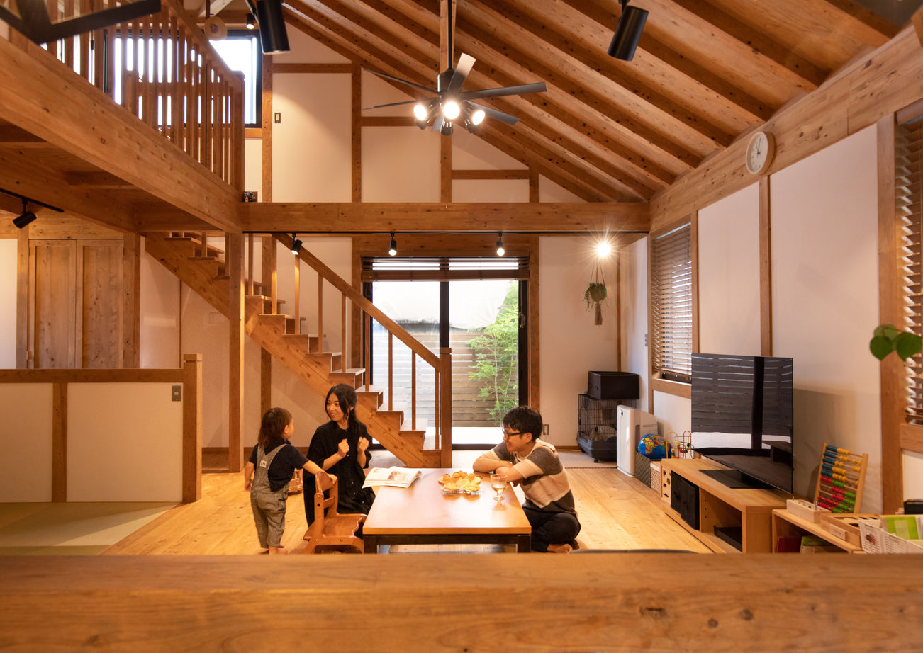 綿半林業 【1668万円/ひのき/動線】子育て&家事ラクとともに将来の暮らしまで考えた1.5階建ての平屋風の建築実例画像3