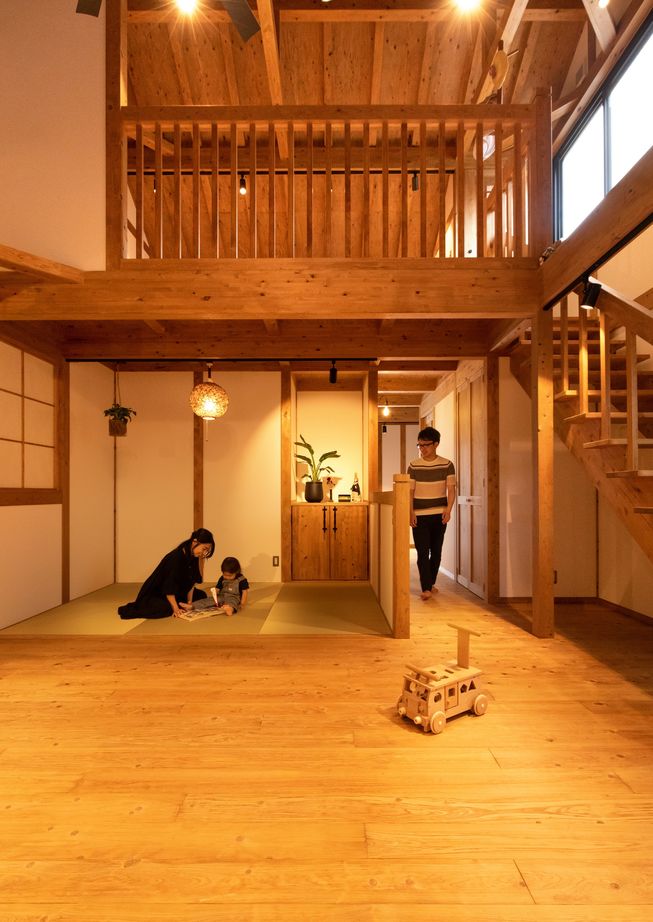 綿半林業 【1668万円/ひのき/動線】子育て&家事ラクとともに将来の暮らしまで考えた1.5階建ての平屋風の建築実例画像5