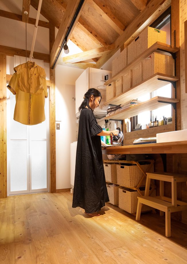 綿半林業 【1668万円/ひのき/動線】子育て&家事ラクとともに将来の暮らしまで考えた1.5階建ての平屋風の建築実例画像9