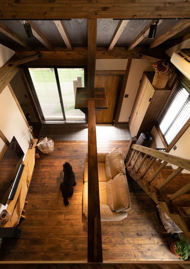 綿半林業 【30坪/土間/仕事部屋】広い土間とアトリエ風キッチンがおしゃれなひのきの家の建築実例画像6