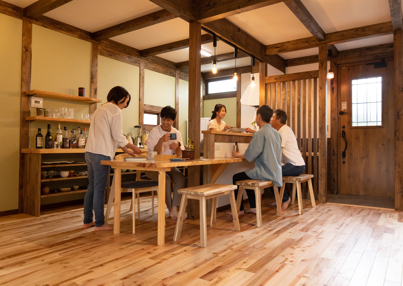 綿半林業 【平屋/1000万円台】趣味を楽しむビルトインガレージのひのきの平屋の建築実例画像2