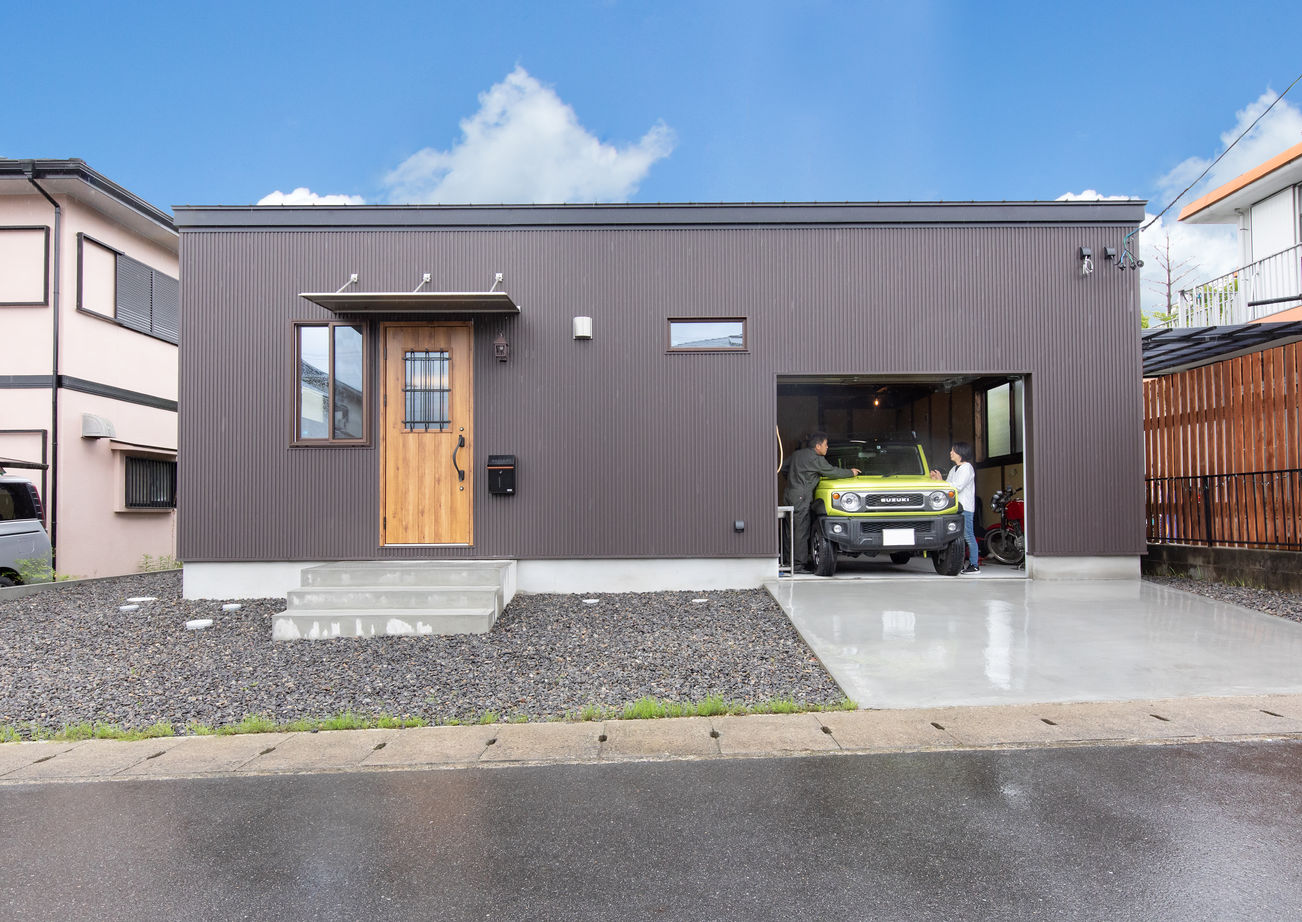 綿半林業 【平屋/1000万円台】趣味を楽しむビルトインガレージのひのきの平屋の建築実例画像10