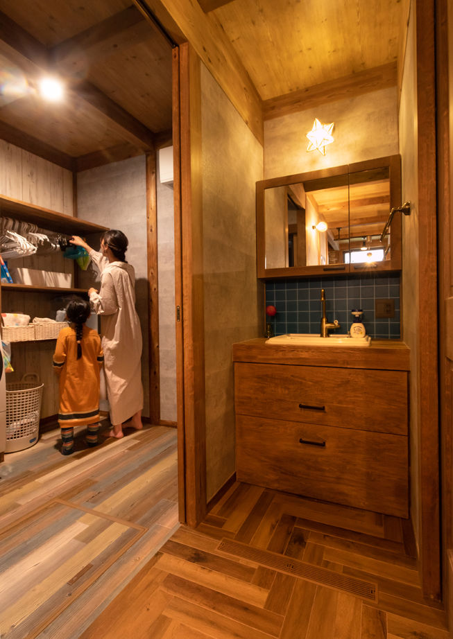 綿半林業 [36.9坪/1980万円/土間収納]アウトドア大好き家族のアメリカンポップなひのきの家の建築実例画像6